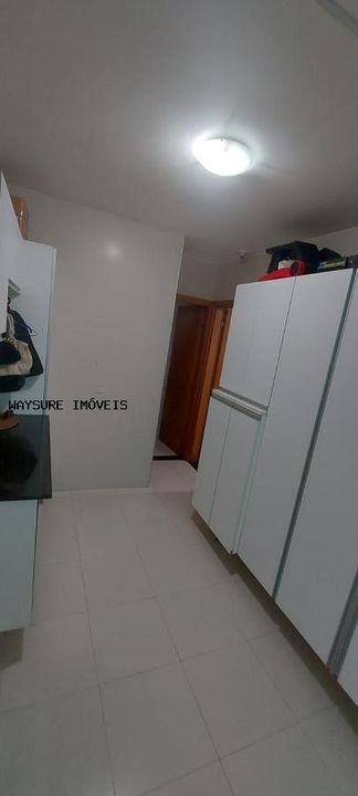 Casa de Condomínio à venda com 4 quartos, 250m² - Foto 2