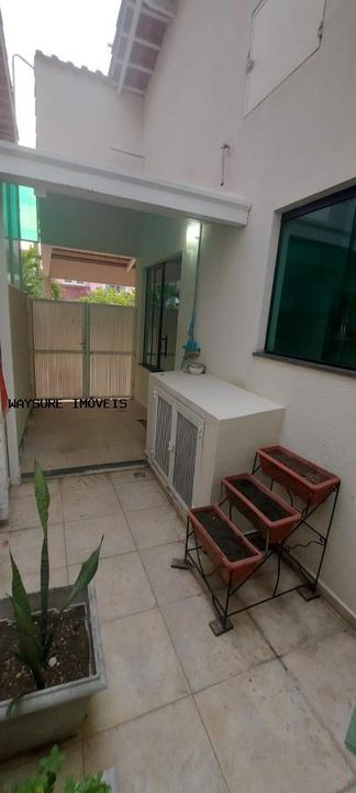 Casa de Condomínio à venda com 4 quartos, 250m² - Foto 3