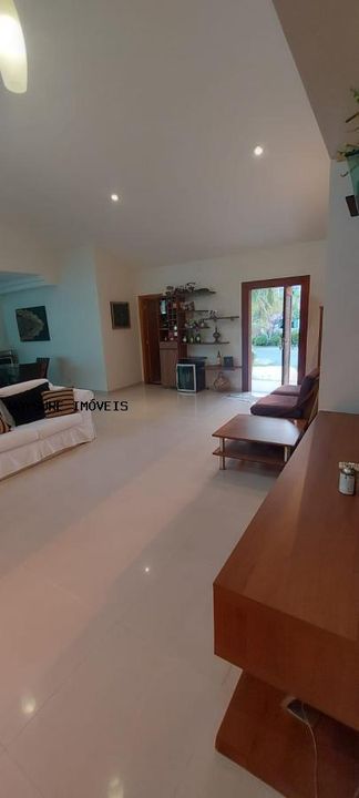 Casa de Condomínio à venda com 4 quartos, 250m² - Foto 1